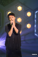 幻灯图：泳儿性感装扮抢收视 何润东想赴港苦练粤语