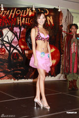 组图：六位亚姐候选人泳装亮相 俏丽佳人齐斗艳