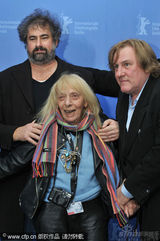 幻灯图集：《猛犸象》记者会 杰拉尔-德帕迪约亮相