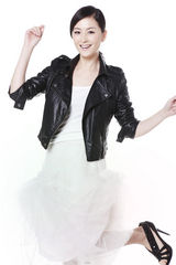 组图：戴娇倩最新写真   淡雅知性展轻熟女魅力