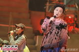 组图：陈奕迅开唱造型似黑山老妖 少说话多唱歌
