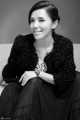 组图：李佳璇最新写真曝光 笑容甜美温暖人心