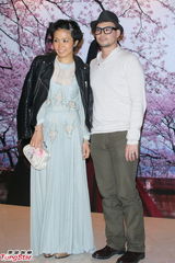 组图：叶佩雯郭伟亮浪漫大婚 陈奕迅喜当兄弟团