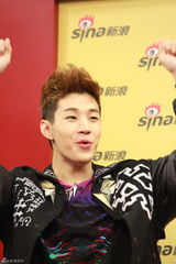 高清组图：SJ-M做客争开微博 玩转网络流行语