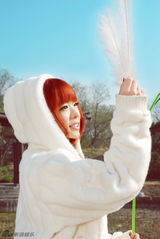 高清组图：裴紫绮最新冬日写真曝光 尽显俏皮可爱