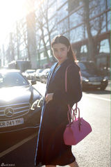 组图：张辛苑亮相巴黎时装周 4套造型出席活动