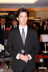 高清图：竹野内丰首度来港 众多媒体到场采访