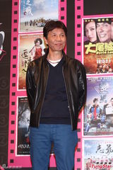 组图：台湾电影联合造势 郭书瑶秀美腿发红包