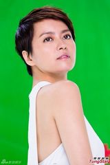 组图：梁咏琪短发利落展现清新气质