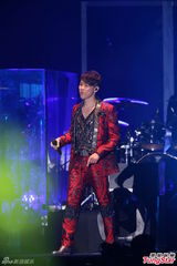 组图：陶喆与辣妹热舞互摸 谢霆锋帅气现身飙歌