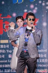 组图：郭富城戴墨镜宣传巡演 邀发哥合作寒战2