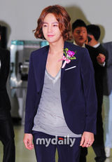 组图：张根锡金莎朗出席免税店活动 2PM帅气亮相