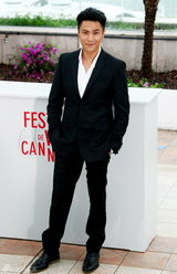 组图：《过界》戛纳见面会 刘嘉玲紫裙优雅