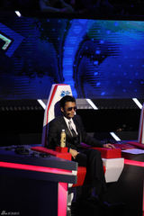 组图：华晨宇快男夺冠欧豪惜败 春春笔笔拥抱