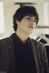 高清图：蓝正龙帅气写真再曝光 型男风范不减