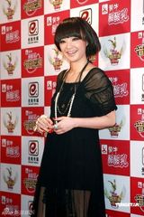 幻灯图：音乐风云榜十年盛典 星级艺人盛装出席