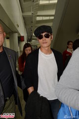 组图：李秉宪访港宣传电影 电梯失灵虚惊一场