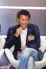 组图：谢霆锋否认介入王菲婚姻传闻