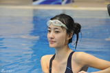 组图：《星跳水立方》王丽坤李艾阿雅泳装美艳
