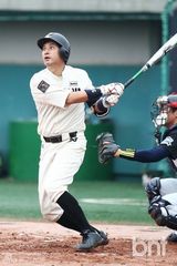 组图：韩艺人吴智昊金昌烈参加明星棒球大赛