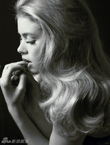 组图：荷兰超模杜晨-科洛斯登杂志封面性感优雅