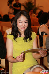 组图：沈傲君与老公共掌经济大权