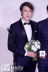 组图：河正宇刘延锡等获2013最闪耀之星奖