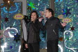 组图：郑伊健出席跨年活动 现场激情献唱热舞