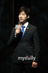 组图：吴万锡吴宗赫宣传音乐剧《那些日子》