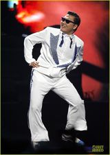 组图：鸟叔PSY微博晒照片回馈粉丝