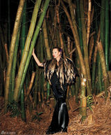 组图：超模凯特-莫斯《BAZAAR》大片秀玉腿