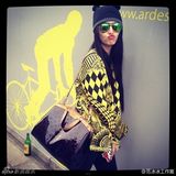 组图：范冰冰伦敦游荡 美艳红唇街头扮文艺