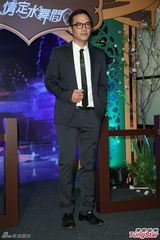 组图：唐禹哲对同性友人上下其手 对方直呼享受