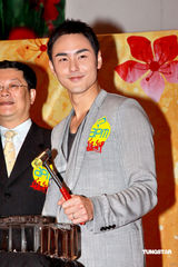 幻灯图：阮经天赵又廷钮承泽香港宣传《艋舺》