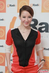 组图：李玟未受限唱令影响 笑而不答千万身价