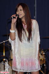 组图：阿沁音乐会猛忘词 梁文音任嘉宾不忘邀歌