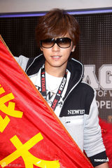 高清图：罗志祥再扩潮店 罗妈代管成“间谍” 