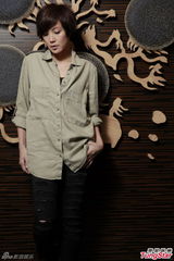 组图：何韵诗谈梅艳芳 感激放心里无需仪式