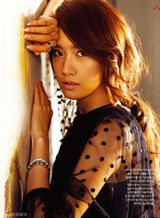 高清组图：少女时代成员允儿登杂志秀性感秋装