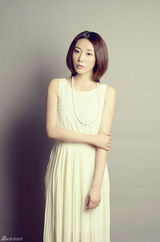 组图：王文绮全新写真 诠释优雅淑女气质