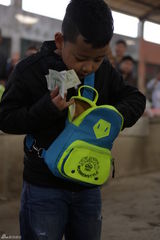 组图：《爸爸去哪儿》难度升级 小朋友独立买菜