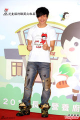 组图：林俊杰筹备个唱忙健身 观摩S.H.E演唱会