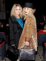 幻灯：莉顿-梅斯特搞变妆 众星出席蒂姆伯顿艺术展