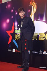 组图：柯震东萧亚轩同场不同台 蔡依林恐吓媒体