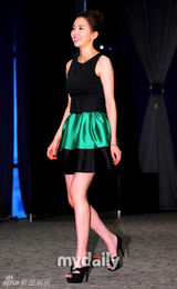 组图：朴寒星等出席新剧《日益气势汹汹》发布会