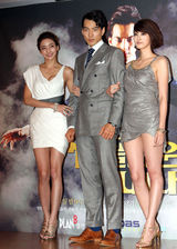 高清组图：《被称为神的男人》发布会 韩彩英等出席