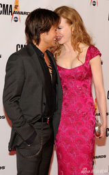 策划:女神妮可恐再婚变 盘点与厄本8年恩爱瞬间