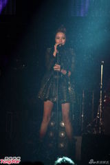 组图：A-Lin落泪小宇忙救场 信旋风登台引高潮