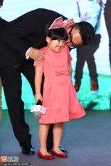 组图：天天kimi王诗龄助阵《爸爸》第2季启动