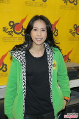 组图：莫文蔚力证周星驰为人 劝关心妍看淡奖项